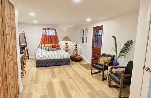 Kingfield House | Private Garden-Level Studio