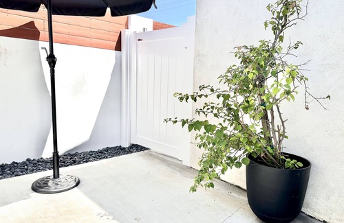 Burbank House | Private Guest Quarter for 1 guest with own Patio & Bathroomnn