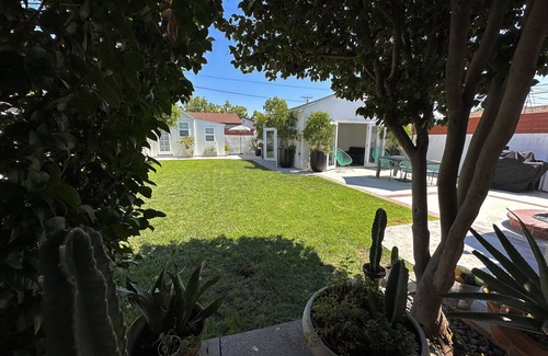 Burbank House | Private Guest Quarter for 1 guest with own Patio & Bathroomnn
