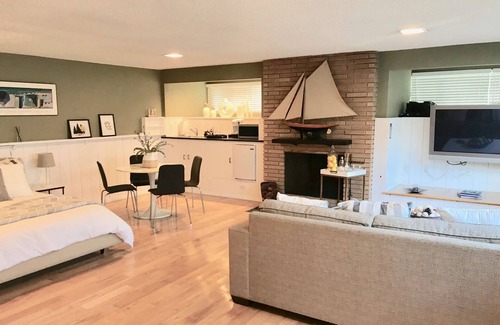 Beverlywood Apartment | Private Guest Suite in LA's Idylic Westside