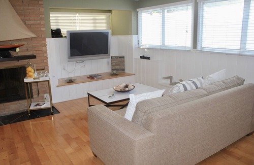 Beverlywood Apartment | Private Guest Suite in LA's Idylic Westside