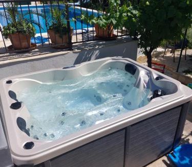 Kastel Sucurac Apartment | Private heated pool and jacuzzi #House Sandra