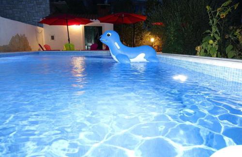 Kastel Sucurac Apartment | Private heated pool and jacuzzi #House Sandra