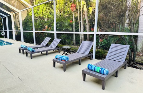 Vero Beach South House | Private Heated Pool & Beach House: 3 King Beds , TVs throughout, 1000mbps WiFi