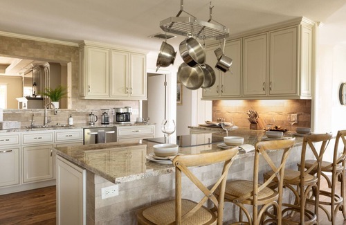 Canyon Lake Villa | Private High-End Resort. HeatedPool+Spa, 1-Story, Fire Pit, Fireplace, Game Room