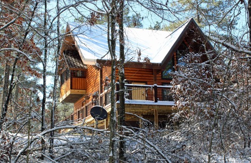 Broken Bow Cabin | Private Hilltop Couples Honeymoon Cabin on 2 Acres