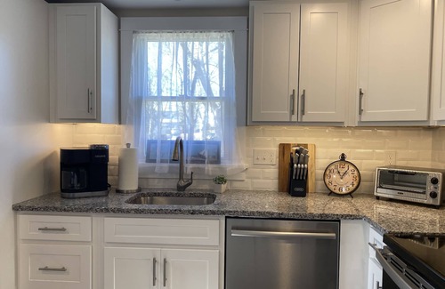 Narragansett House | Private home, short walk to Harbour Island beach! Central A/C, family friendly!