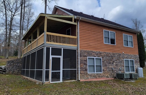 Sloans Valley House | Private home w/Hot tub & pool. In a gated resort community with a boat ramp.