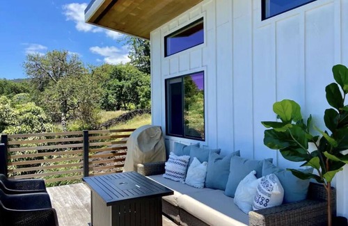 Holualoa House | Private Home with Ocean Views