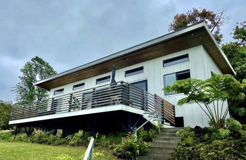 Holualoa House | Private Home with Ocean Views