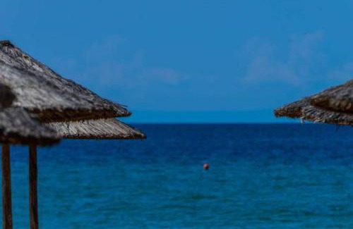 Flogita Apartment | Private home with spacious garden & veranda - Flogita beach
