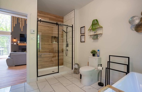 Argenteuil Regional County Municipality Ski Chalet | Private Hot Tub | Hiking | Skiing | Le Silverson
