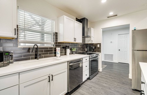 Lakeway Condo | Private Hot Tub & Golf Course Views: Lakeway Gem