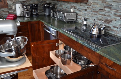 Woodmoor House | Private Hot Tub, Great Views, Pines Trees, Wi-Fi, Free Shuttle, 3 Bed/3 Bath