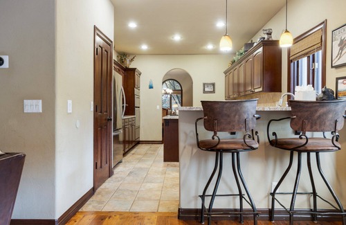 Highland Meadows House | Private Hot Tub - Luxurious & Large with 3 Living Rooms - Convenient to Free Bus