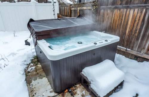 Cottonwood Heights House | Private Hot tub-Between Big &Little Cottonwood Cny