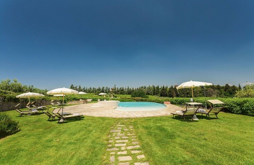 San Pietro in Bossolo Villa | Private Villa with WIFI, sauna, private pool, A/C, hot tub, TV, patio, close to Greve In Chianti