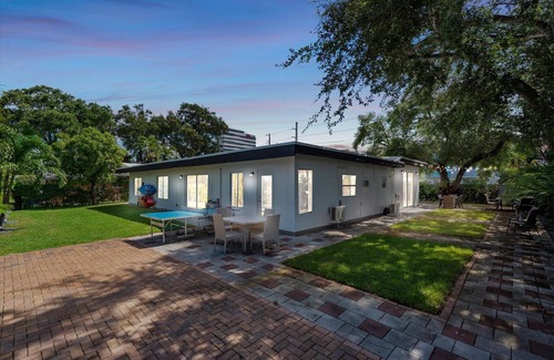 Ojus House | Private lake house +huge yard in Aventura