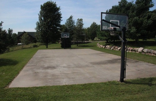 Norwalk Cabin | Private lake, lodge and 23 acre retreat south of Des Moines IA