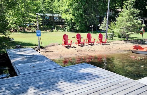 North Kawartha House | Private Lakefront Cottage on Chandos Lake