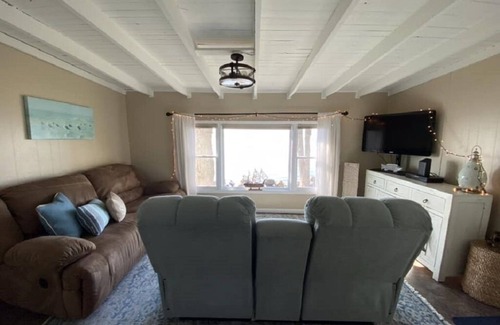 Swanton Cottage | Private Lakefront Cottage w/Spectacular Sunsets!