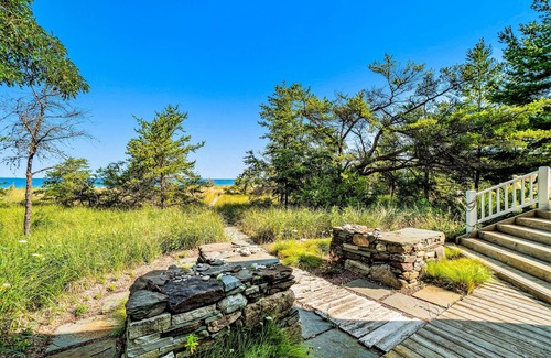 Glen Arbor House | Private lakefront house in great location with private beach, great views
