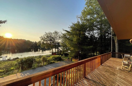 Paupack House | Private Lakefront on Fairview Lake - Sleeps 6-8