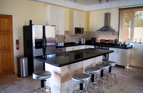 Noord Villa | Private luxury villa with sea views in Palm Beach!