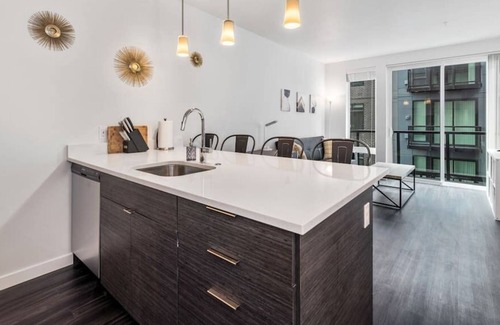 New Tacoma Apartment | Private Modern 1BR/1BA - For Short or Long Stays