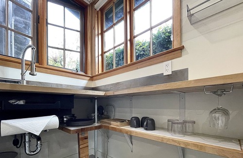 North Berkeley Apartment | Private, New, Modern Studio in Prime North Berkeley, 1 block from Bart Station