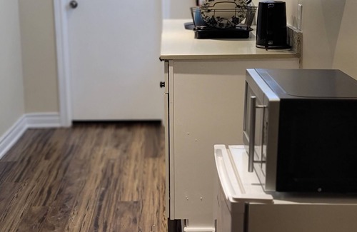 Ajax Apartment | Private Newly Renovated Basement 1 BR Apartment