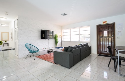 West Hollywood House | Private Oasis in Hollywood 3 bedrooms with Pool