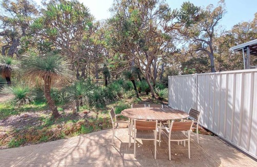 Yallingup House | Private One-Bedroom Studio Nestled in Bushland