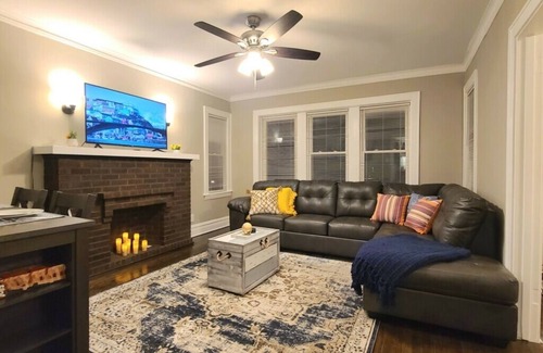 Lavergne Apartment | Private Parking/Comfy Bed/25mins to ORD>MDW>DT>HOSP