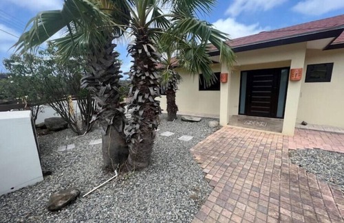 Oranjestad House | Private Peaceful Paradise on One Happy Island
