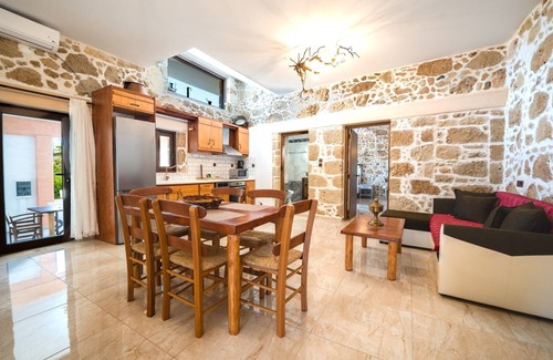 Platanos Villa | Private pool ★ 10 + sleeps ★ 5min to Falasarna Beach