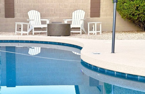 North Gateway House | Private Pool, BBQ, Fire Pit, Pool Table, Fully Equipped Kitchen, King Bed