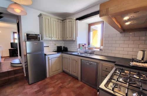 Camporgiano Villa | Private pool, big views, pure peace. Sleeps 8, 4 bedrooms/4 bathrooms. Wi-Fi