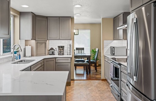 Brownstown House | Private Pool, Family Friendly, Centrally Located