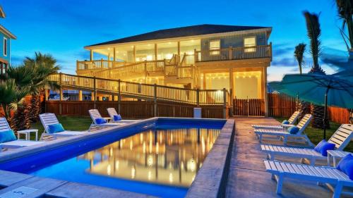 Leeward Sands House | Private Pool Game Room Golf Cart Zone Boat Parking Beacharita by AvantStay
