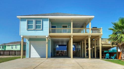 Leeward Sands House | Private Pool Game Room Golf Cart Zone Boat Parking Beacharita by AvantStay
