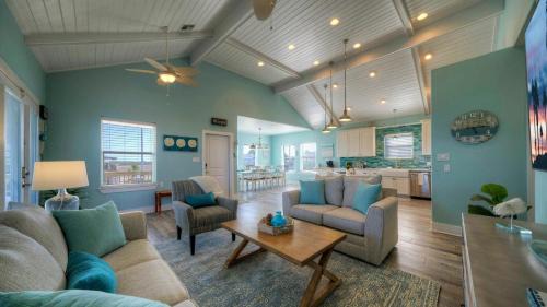 Leeward Sands House | Private Pool Game Room Golf Cart Zone Boat Parking Beacharita by AvantStay