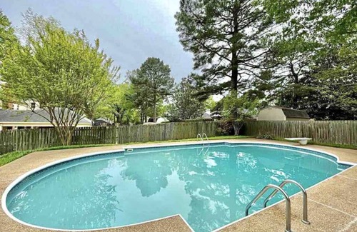 Ellendale House | Private Pool–Renovated Home for Groups/Getaways