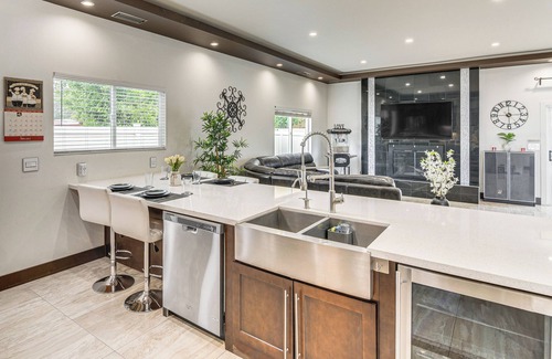 Reseda House | Private Pool + Sauna: Pet-Friendly Reseda Retreat!