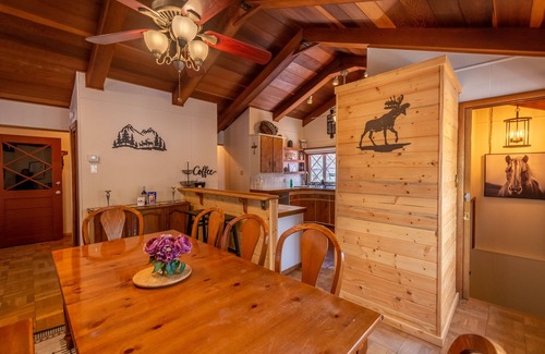 Alto Cabin | Private property, located on a cul-de-sac, jacuzzi, deck, outdoor activities