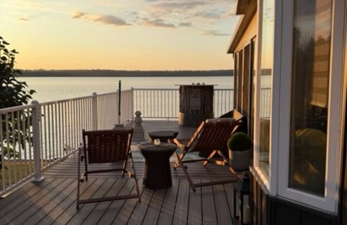 Prince Edward House | Private Retreat Home in Picton Bay - Lake Ontario