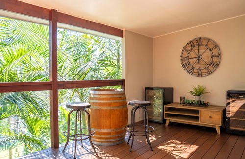Tegerin House | Private Retreat short stroll to the lake! Best suit for Family & Business trips!