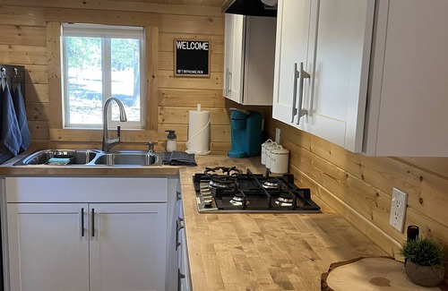 Parks Cottage | Private Retreat with 3 Tiny Houses in the Woods