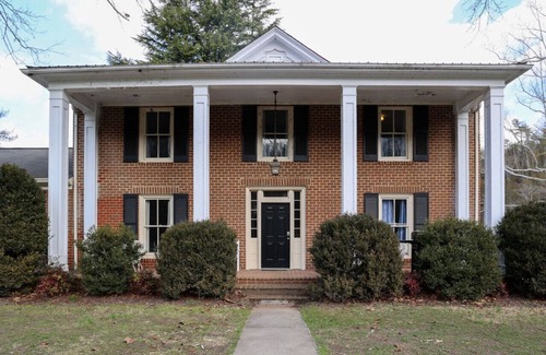 Lexington House | Private River Access|2 Hot Tubs