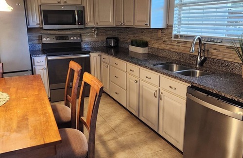 Bell House | Private River Paradise- Cozy 3-bedroom house in welcoming Bell, Fl- with WiFi